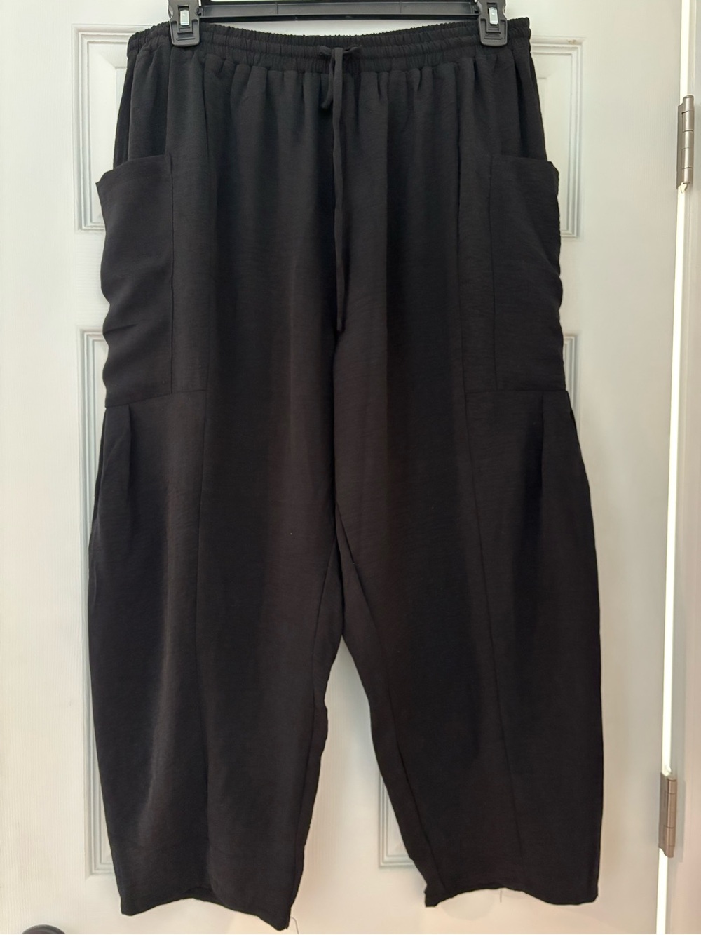 Women's Blackπ€Cropped Drawstring Balloon Pants